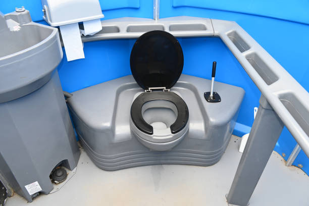 Best Porta potty delivery and setup  in North Browning, MT